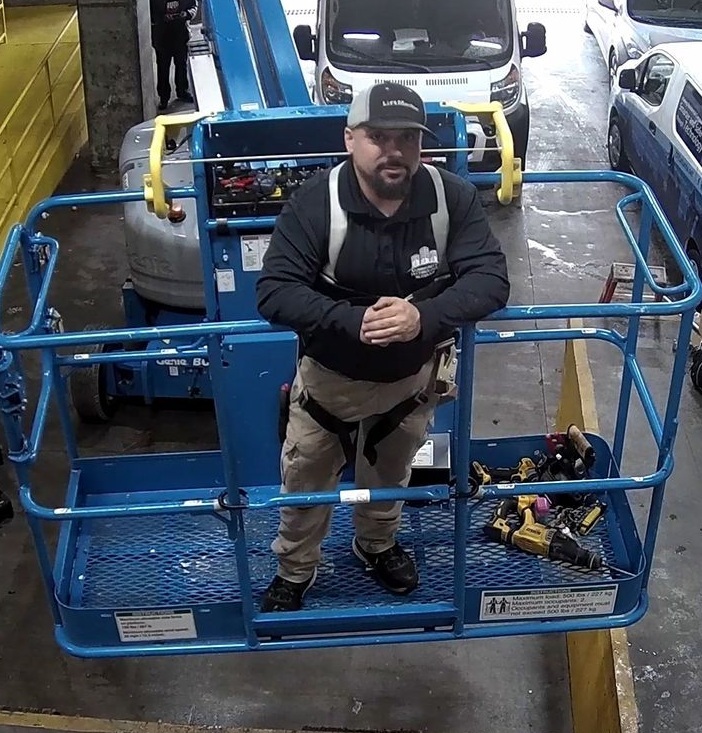 Chris in Lift-Tight