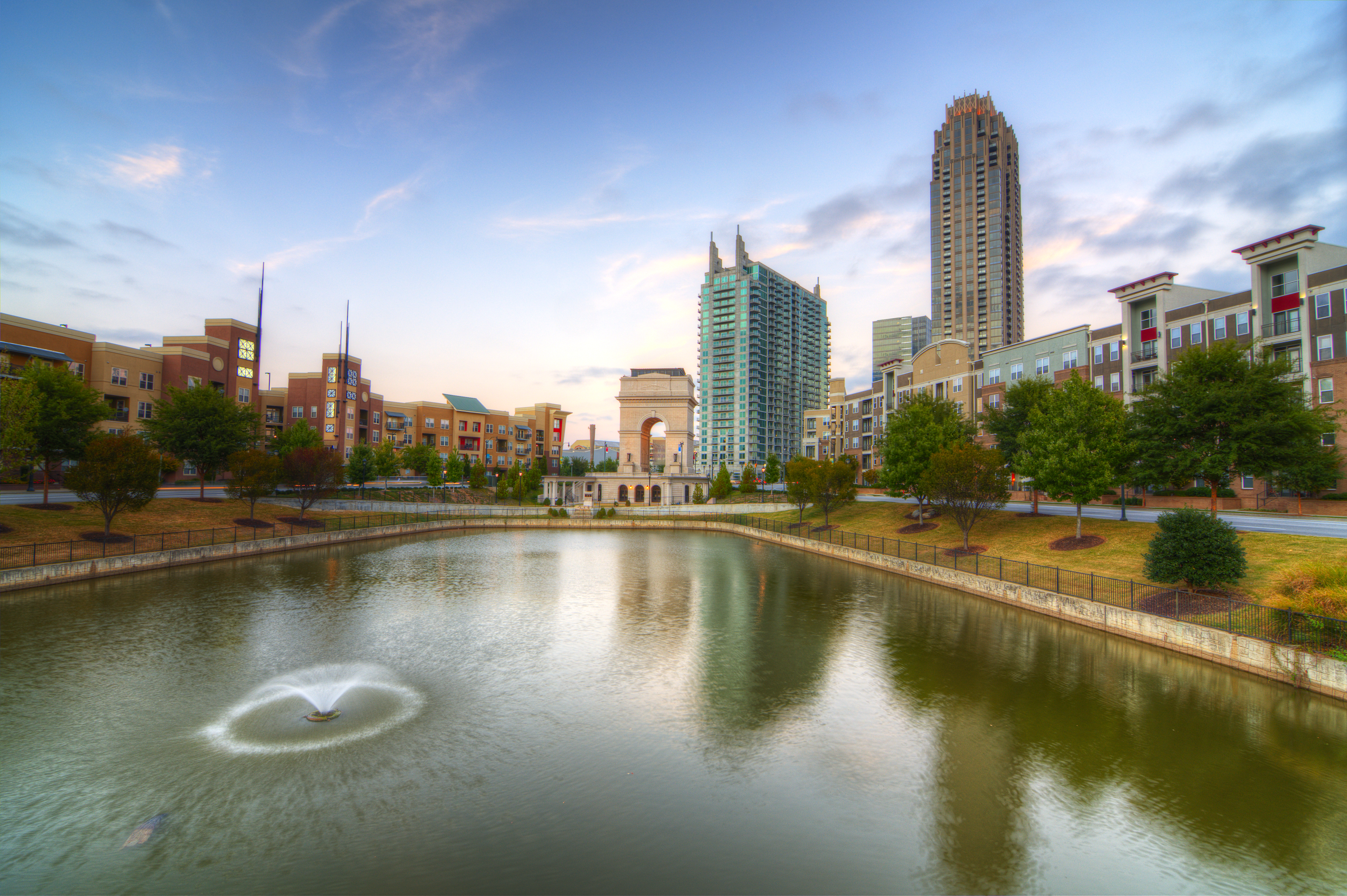 the-commons-and-pond-at-atlantic-station-in-atlant-2026-04-14-01-07-49-utc